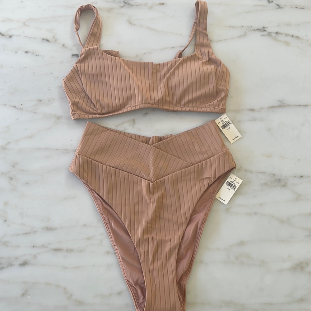 NWT Aerie 2-piece swimsuit. Both pieces size medium in tan color.